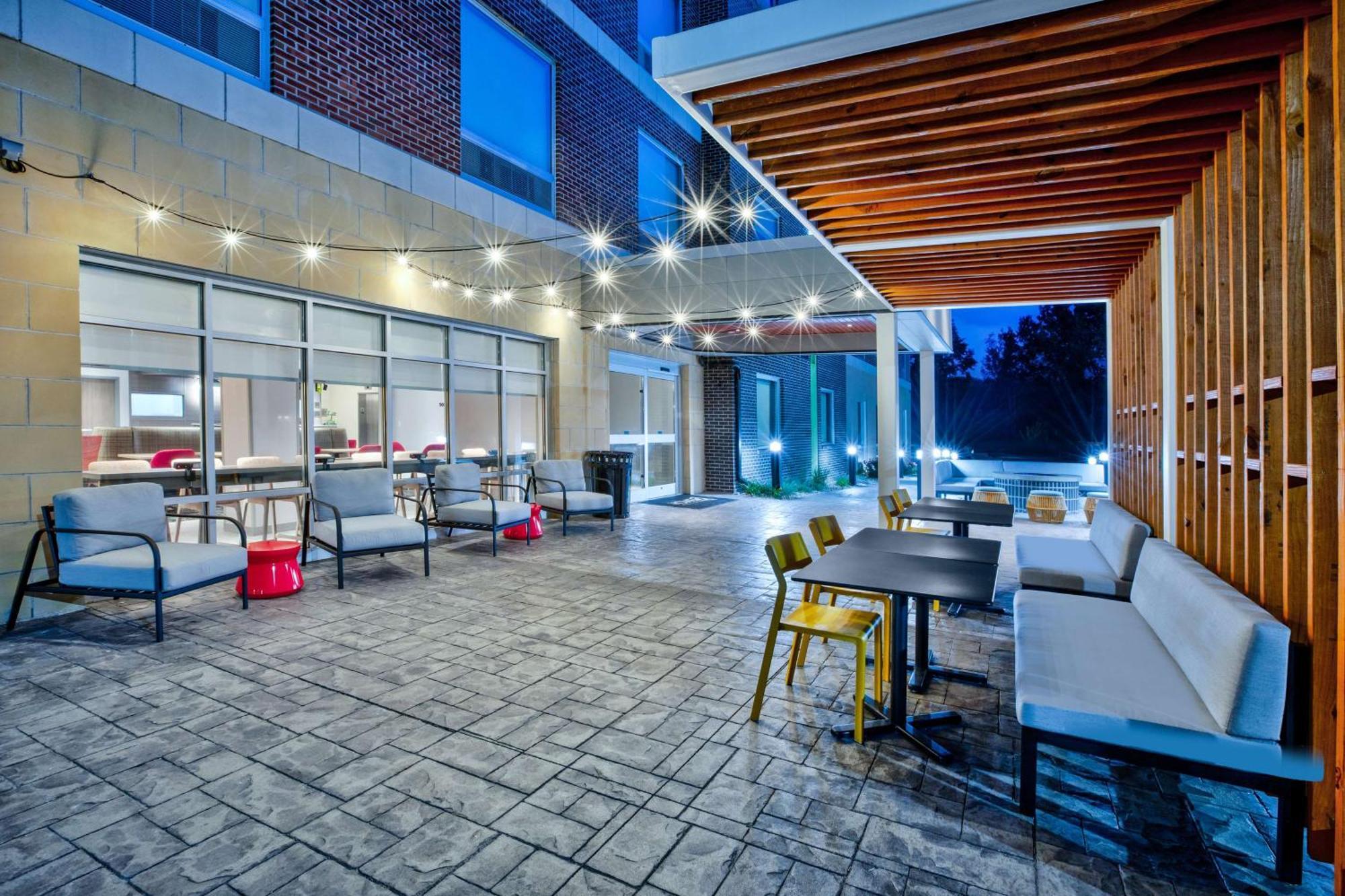 Home2 Suites By Hilton Grand Rapids Northeast Exterior foto